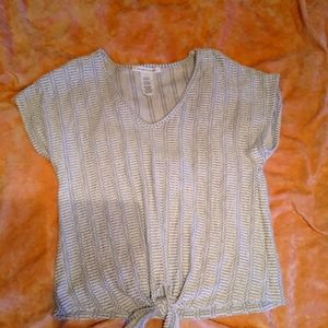 Grey and white pattern crop top